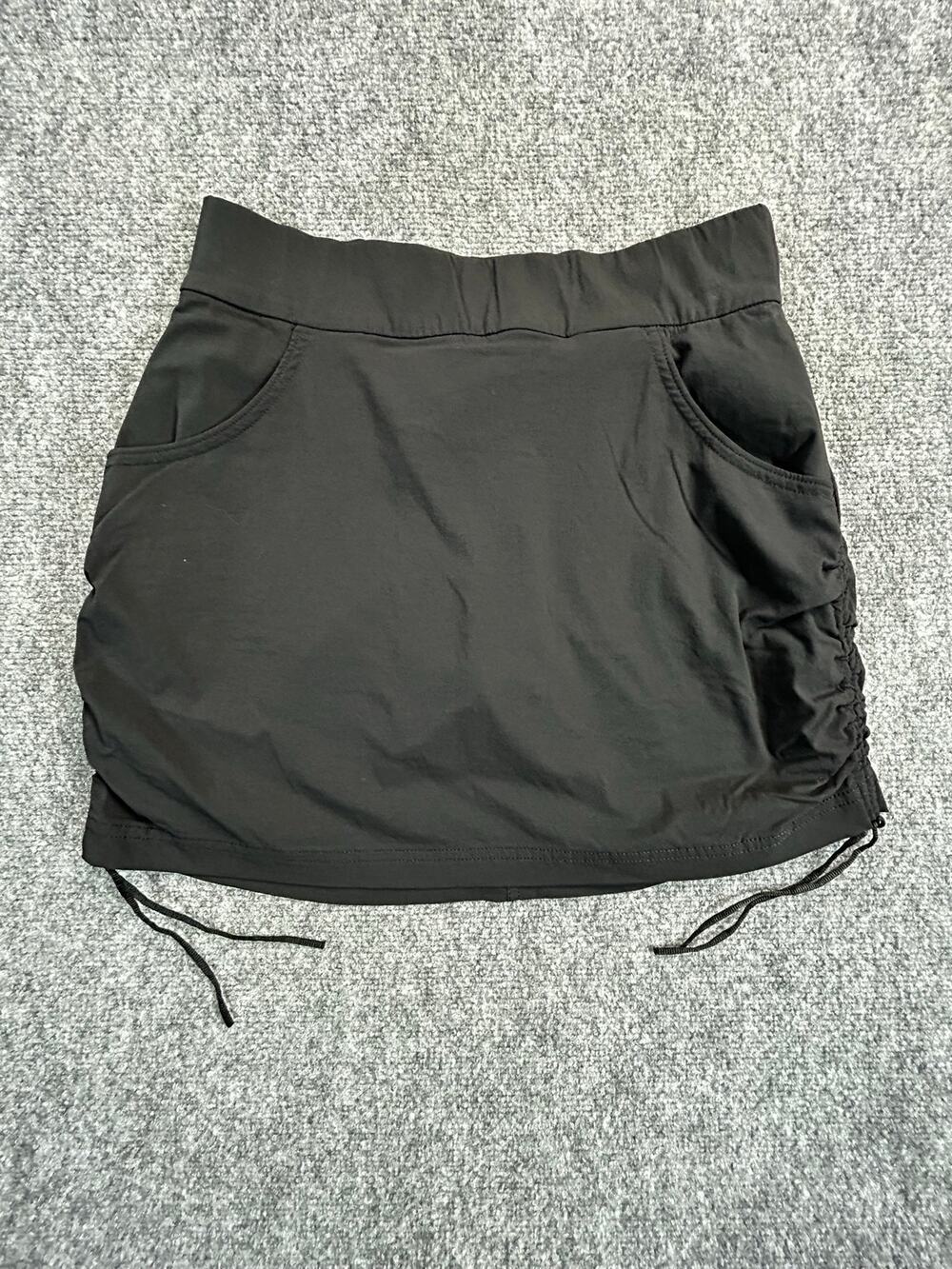 Columbia Omni-Shield Black Skort Women's Medium M Stretch Hiking Golf Skirt - Picture 1 of 8